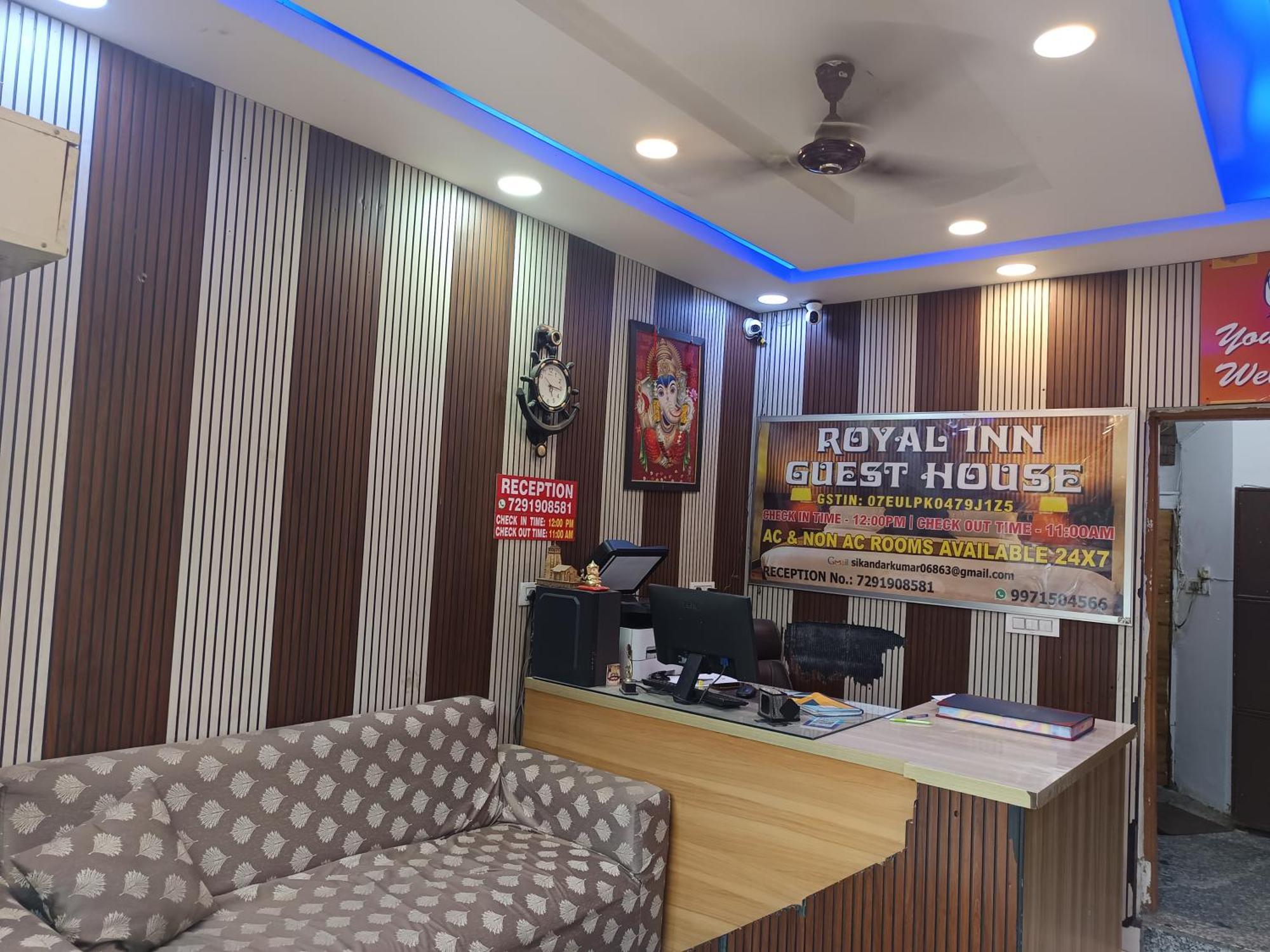 Royal -01 Minute Walk In Nizamuddin Railway Station Guest house *