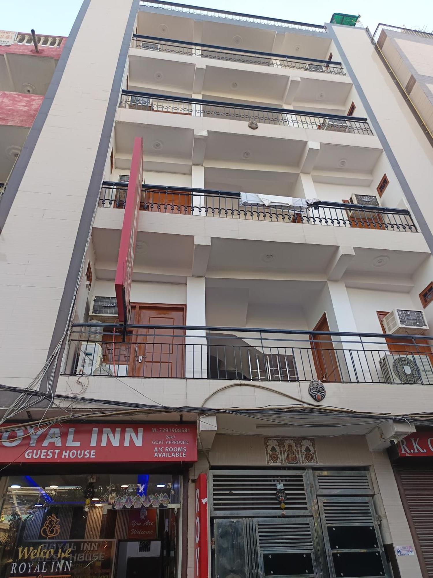 Royal -01 Minute Walk In Nizamuddin Railway Station Guest house New Delhi