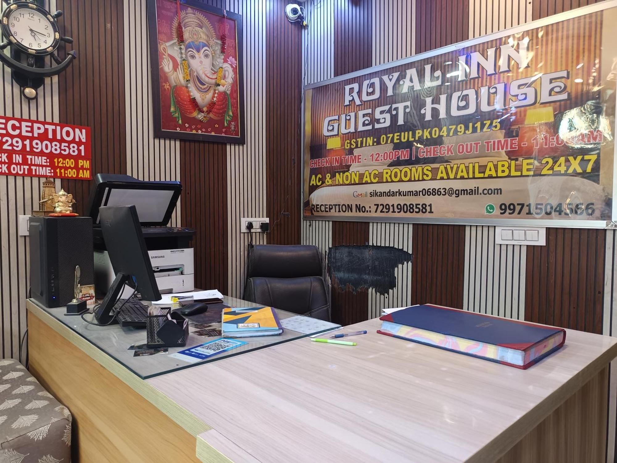 Royal -01 Minute Walk In Nizamuddin Railway Station