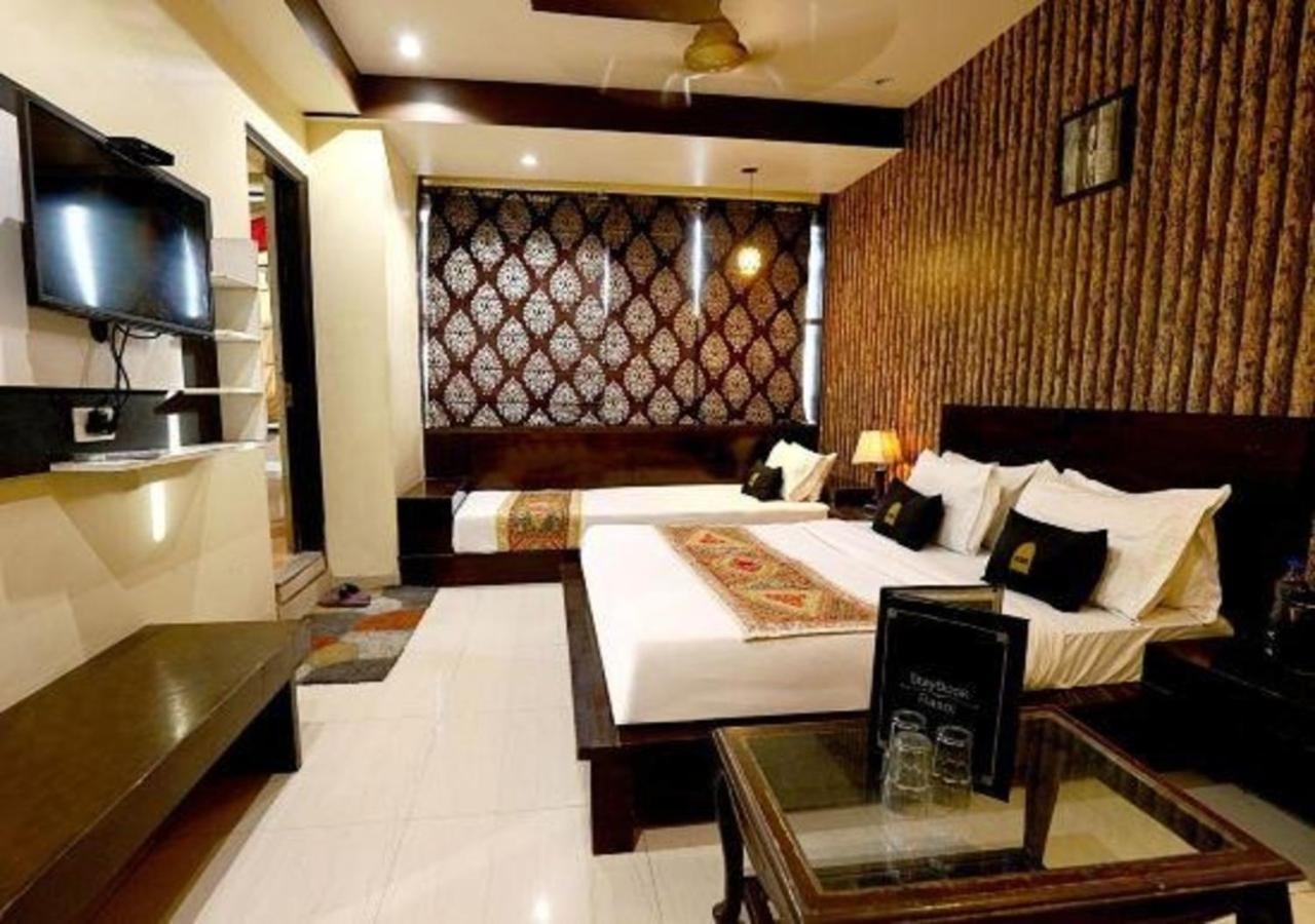 Aeron Paharganj 4*