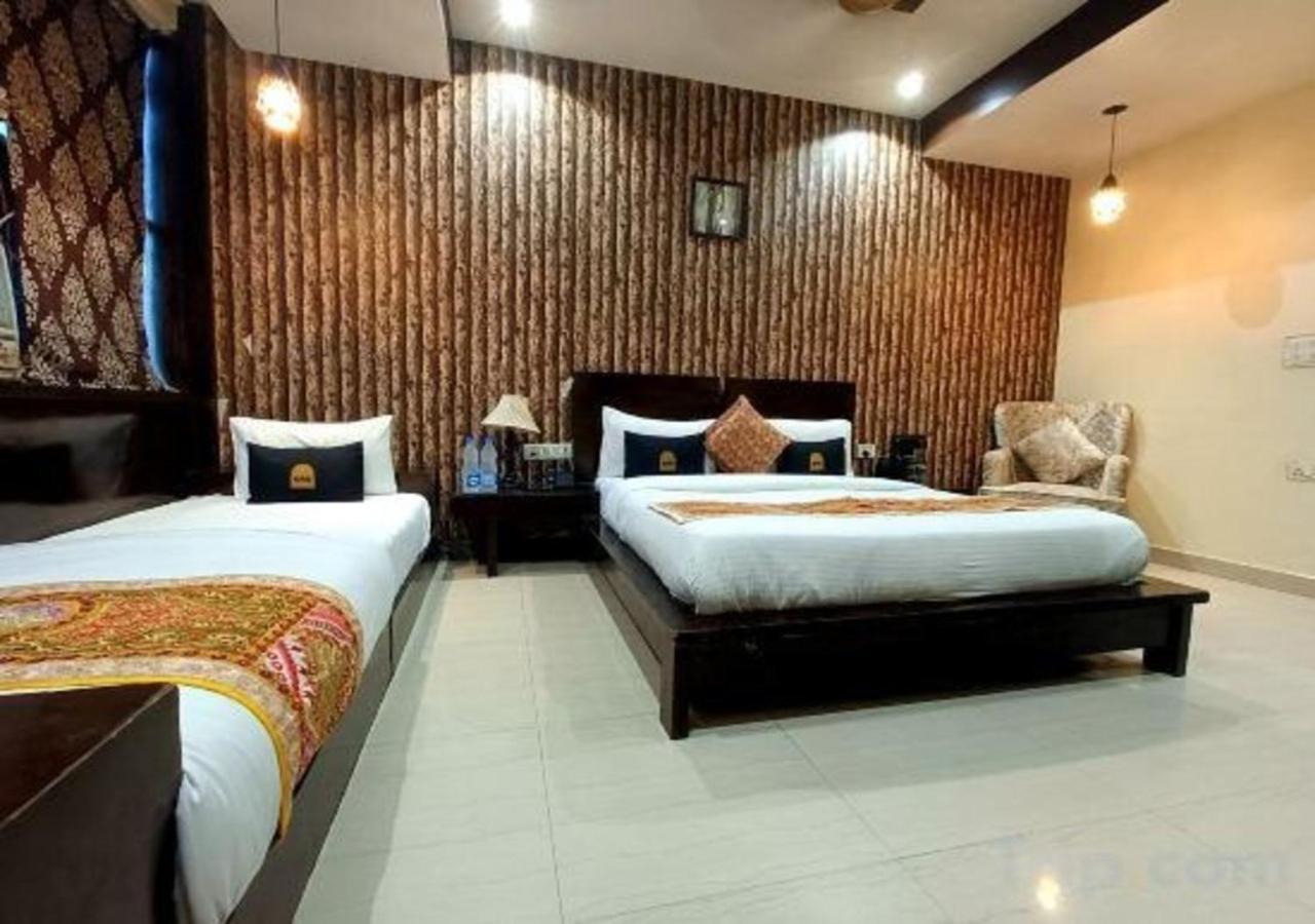 Aeron Paharganj 4*