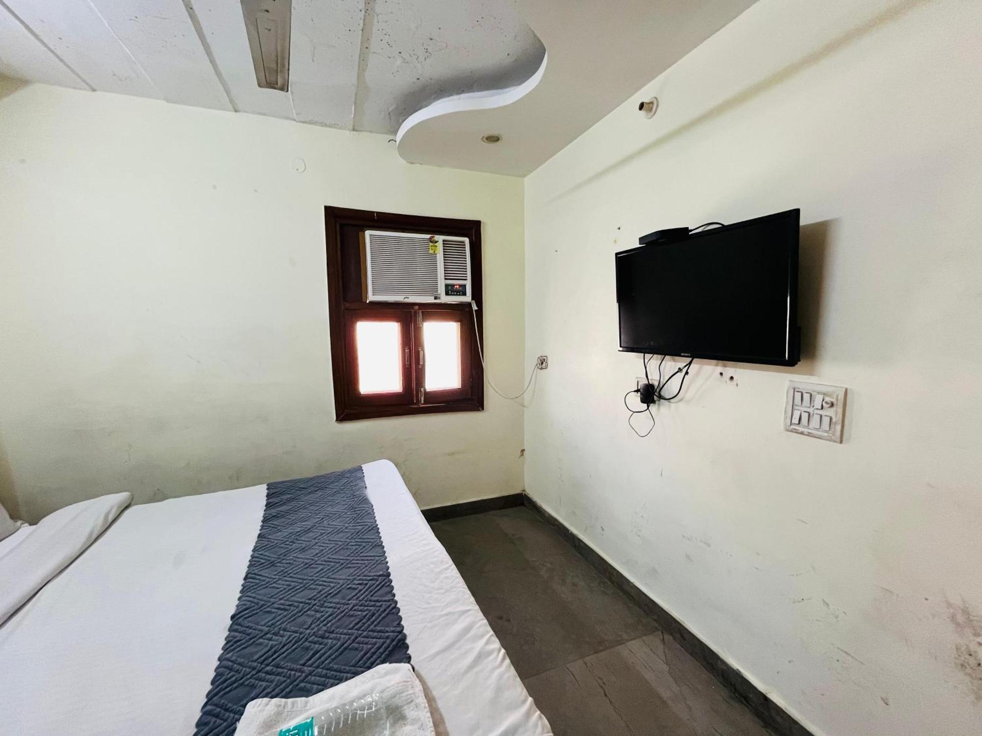 Roomshala 152 Sukoon New Delhi