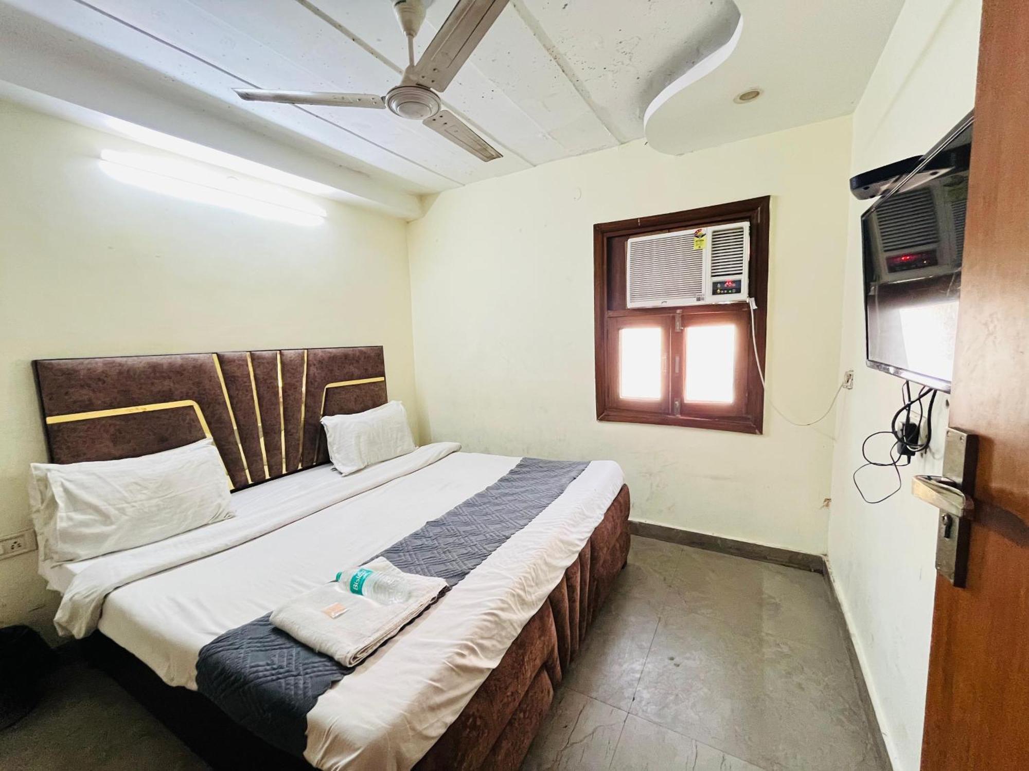 Roomshala 152 Sukoon Hotel 3*
