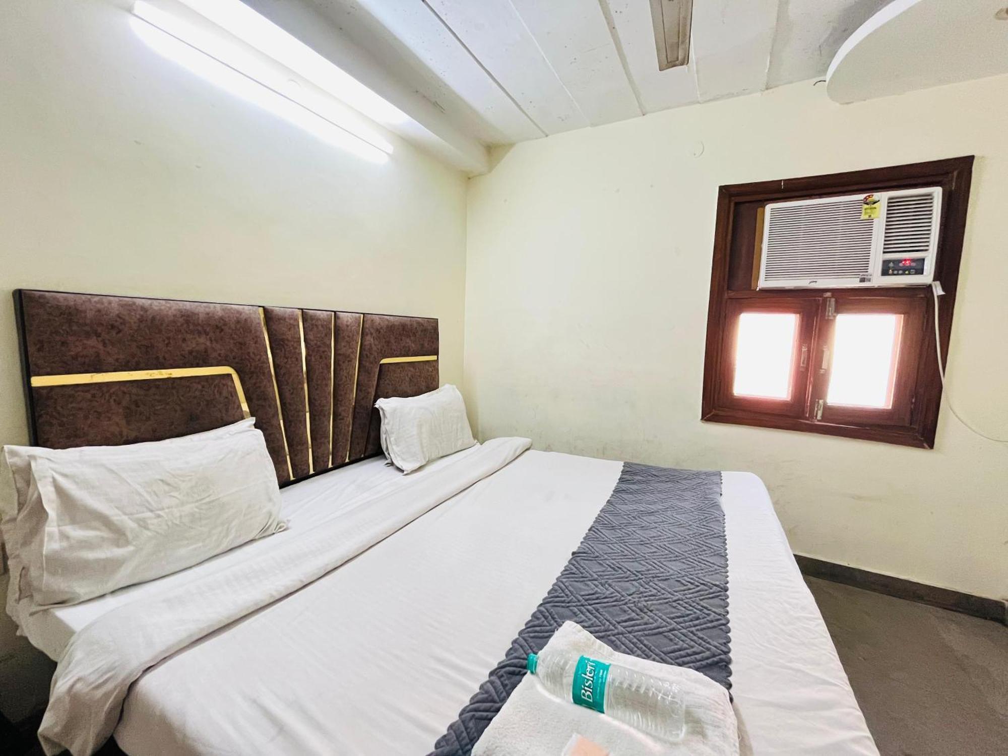 Roomshala 152 Sukoon Hotel New Delhi
