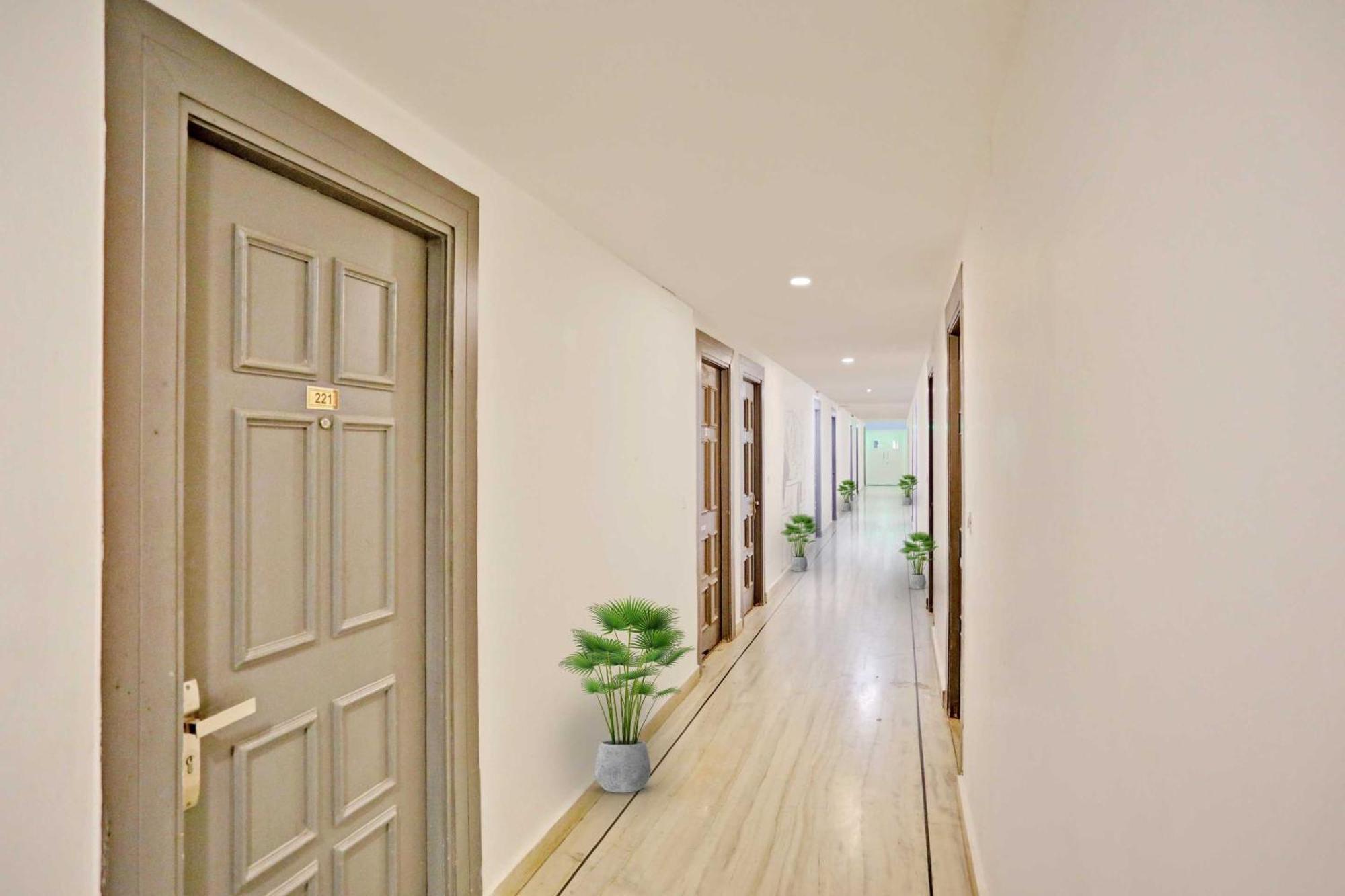 Hotel Townhouse Jp Grand Near Mayapuri Chowk