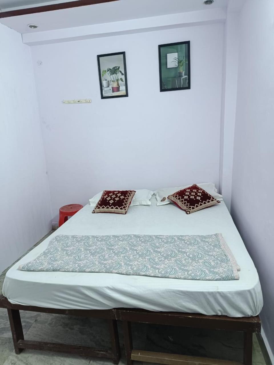 Frazyone Hostel *