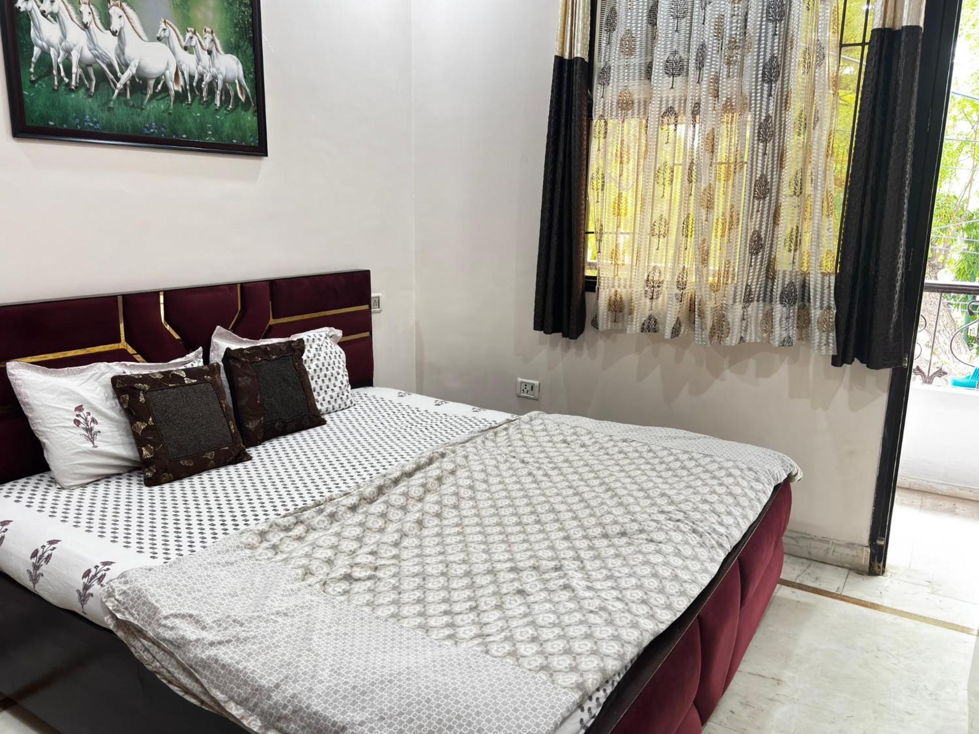Apartment Park View 2bhk In Rohini, New Delhi