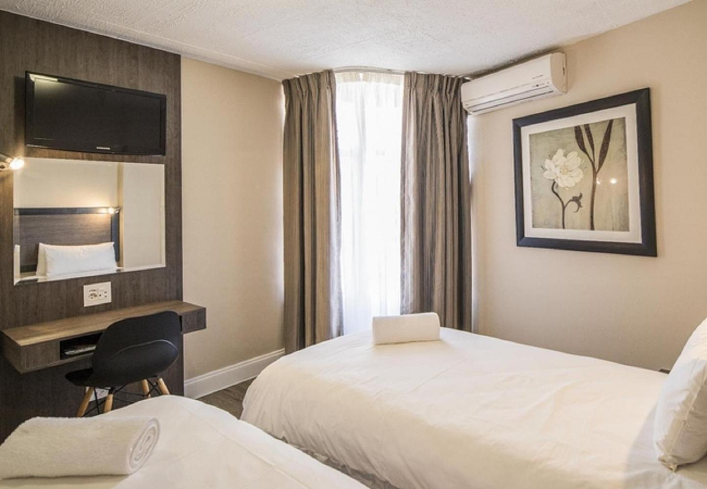 The Royal En Casa Near Delhi Airport * New Delhi