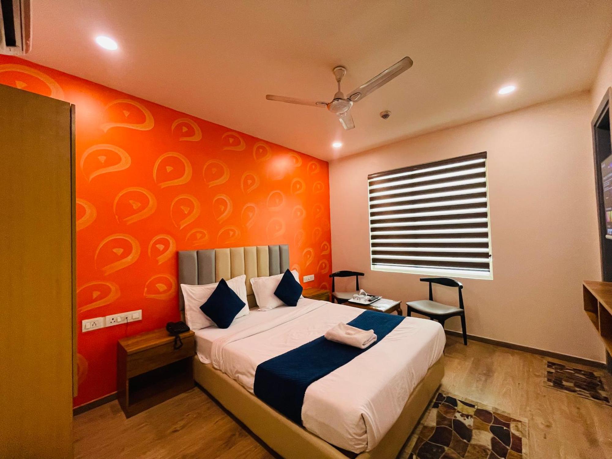 7 Star Paschim Vihar Couple Friendly 3*