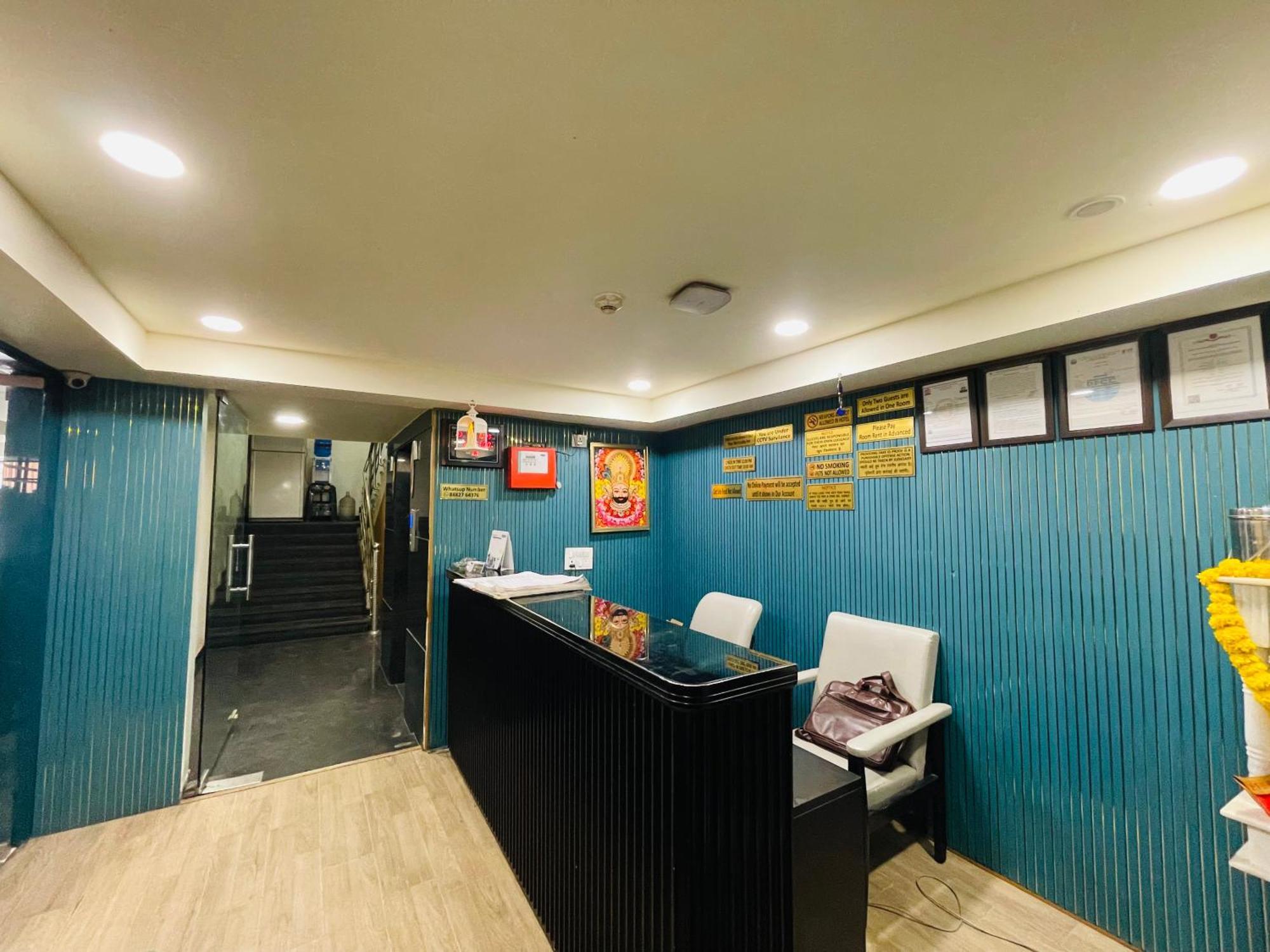 Hotel 7 Star Paschim Vihar Couple Friendly 3*