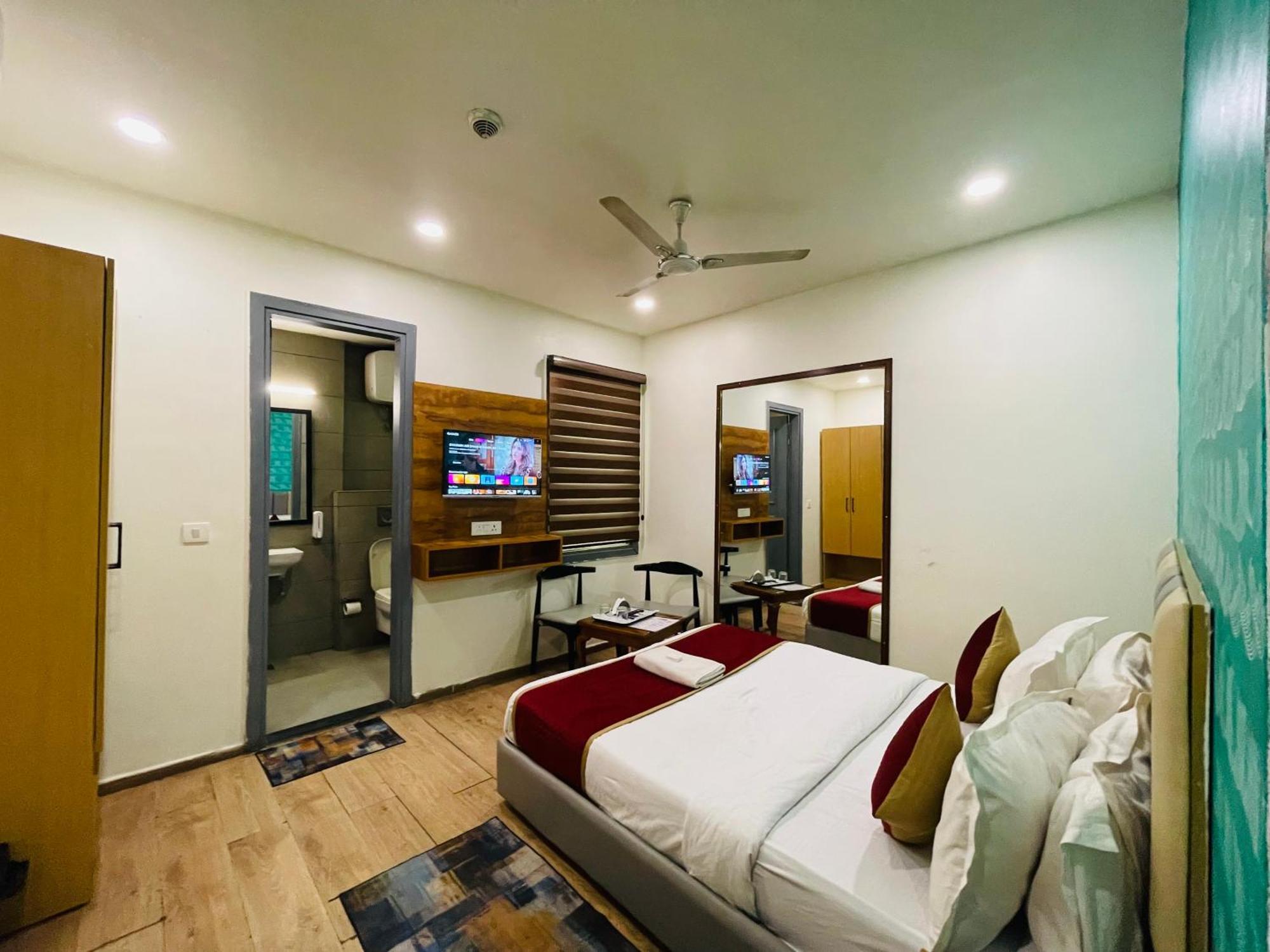 7 Star Paschim Vihar Couple Friendly Hotel Delhi (National Capital Territory of India)