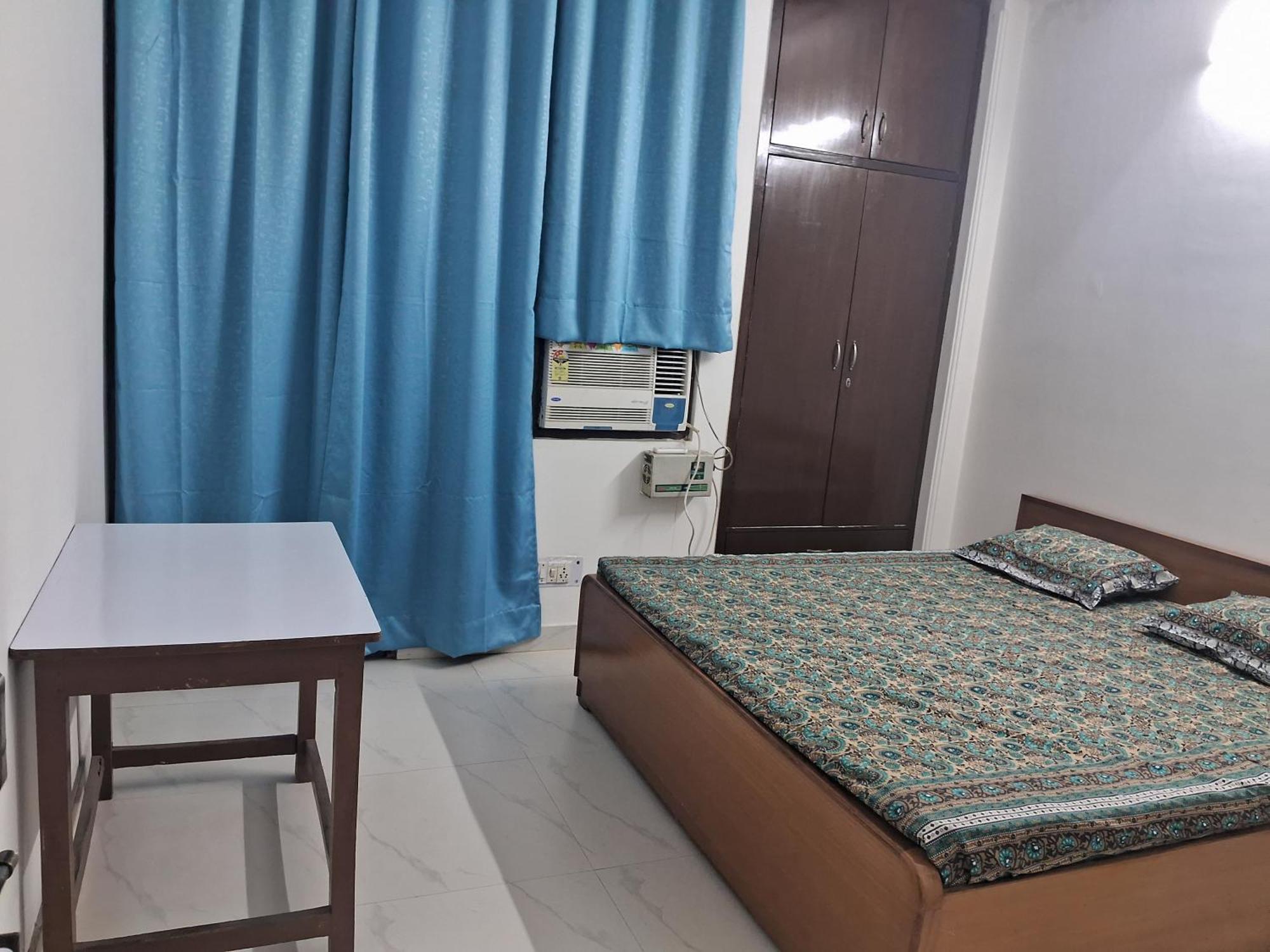 Sweet Two Bed Set Apartment
