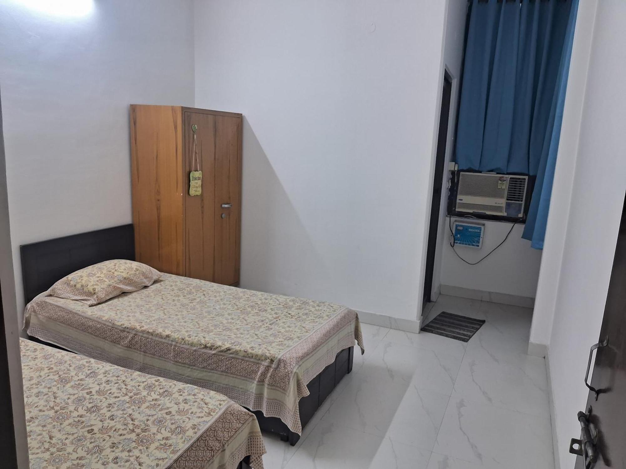 Sweet Two Bed Set Apartment New Delhi