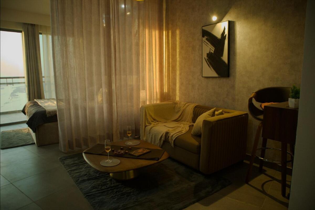 The Sunset River & Skyline View 35 Floor Apartment