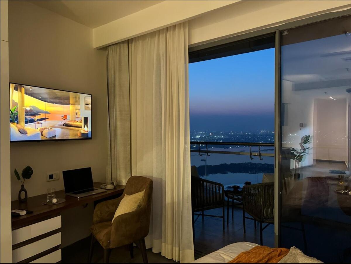 The Sunset River & Skyline View 35 Floor Apartment *