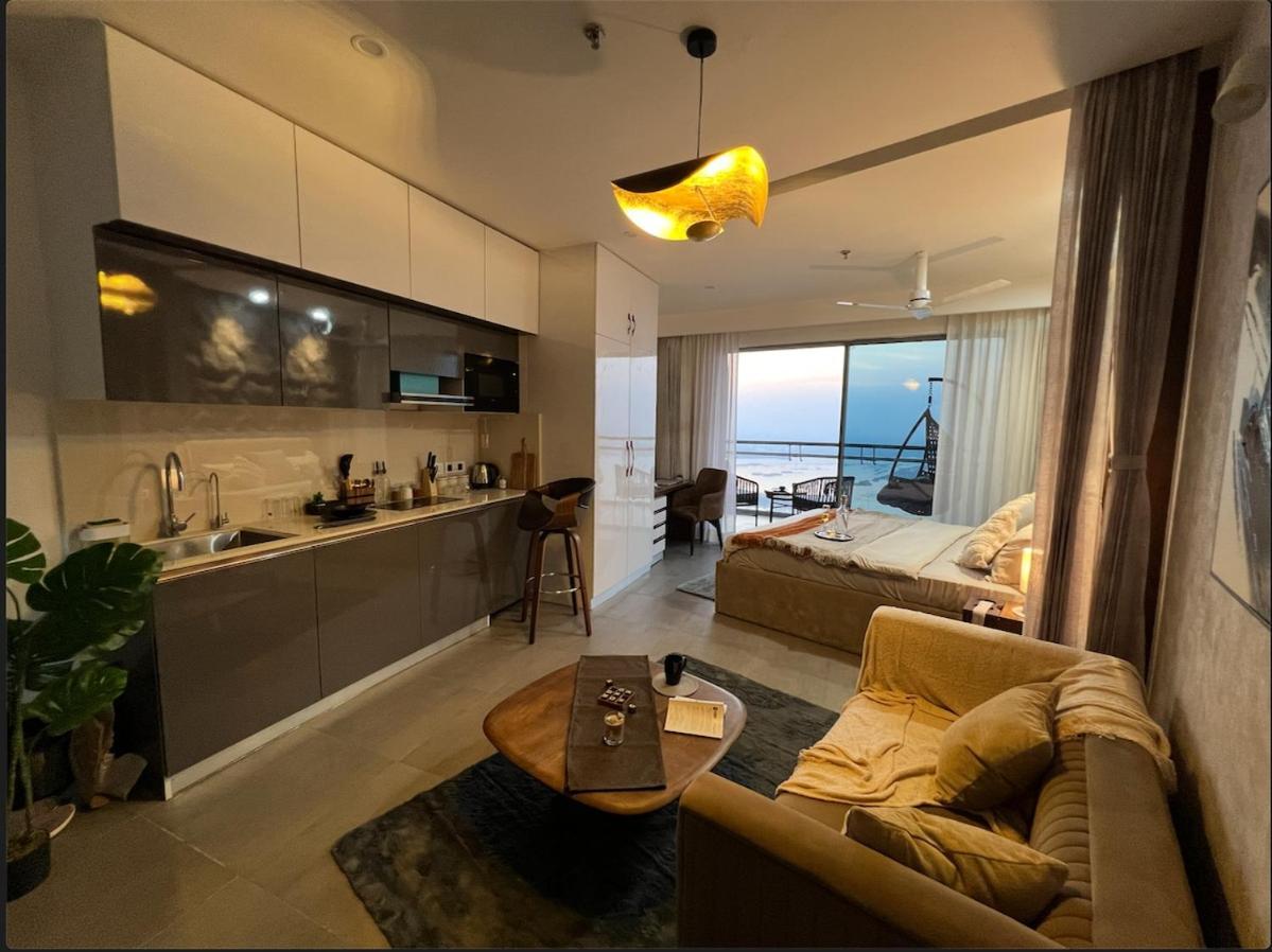 The Sunset River & Skyline View 35 Floor Apartment