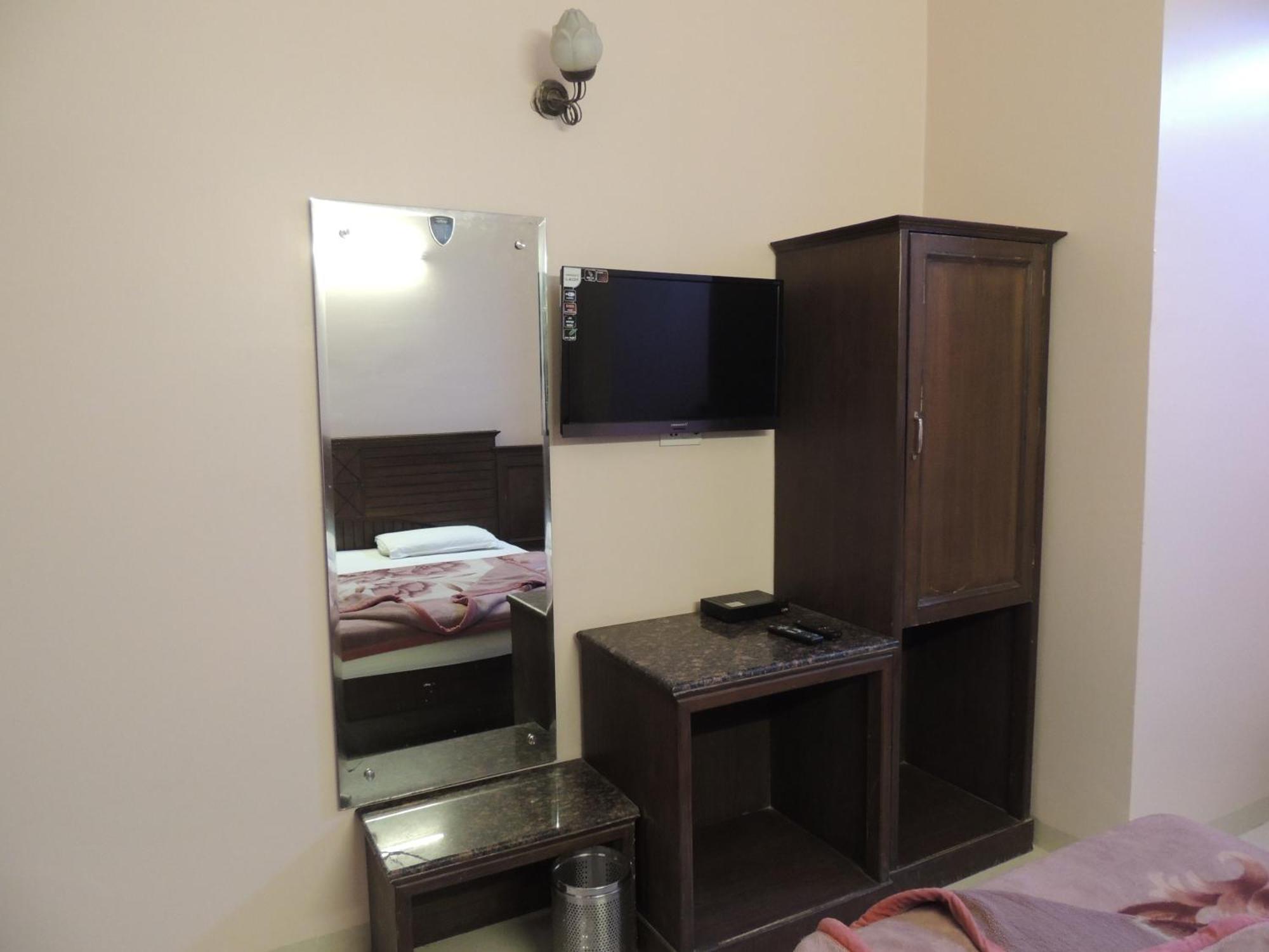 Hotel Hindustan International 2*