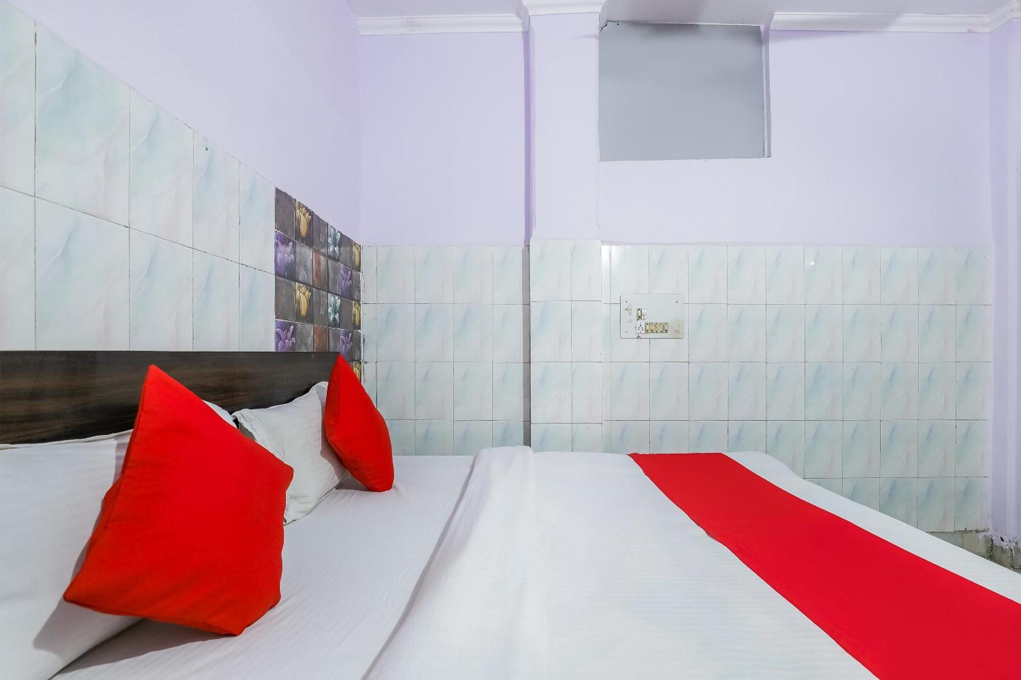Oyo 69486 Royal Palace Hotel Delhi (National Capital Territory of India)