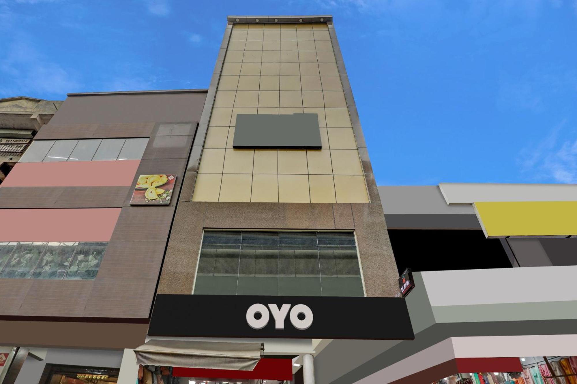 Hotel Oyo 81208 Terrene Empire Kalkaji Devi