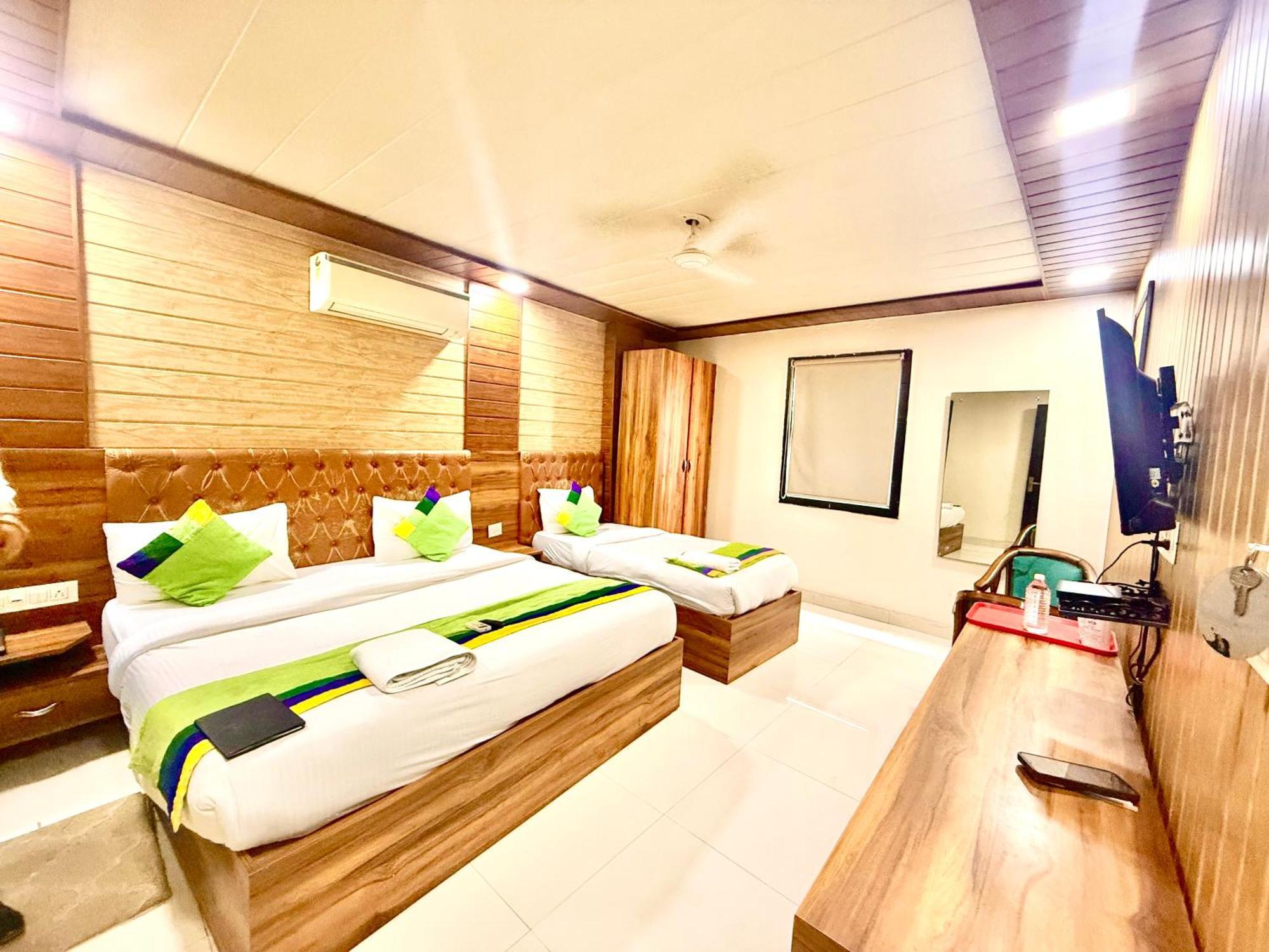 Hotel Marina Near Igi Airport Delhi 4*