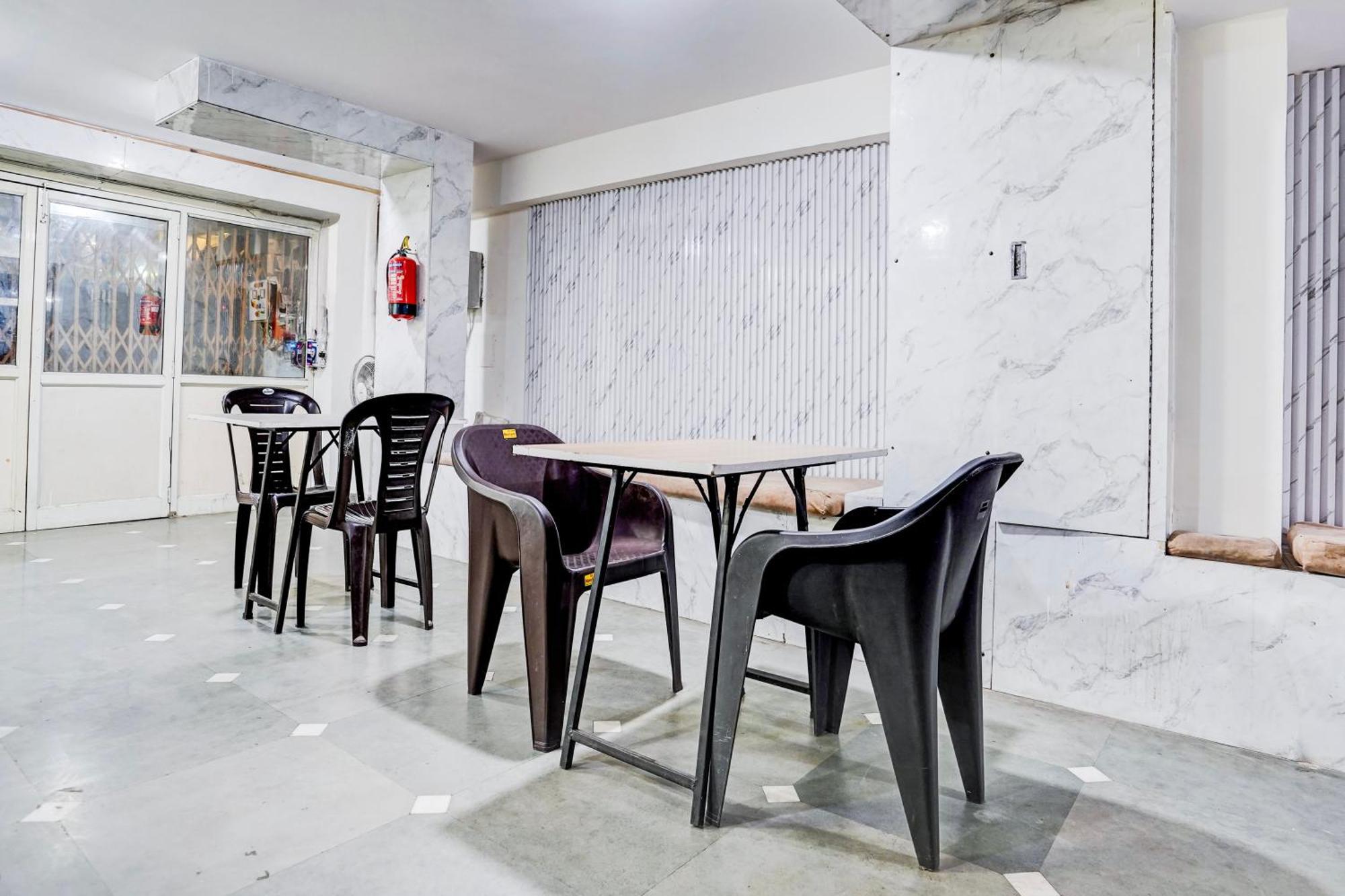 Kings Court Pitampura 3*