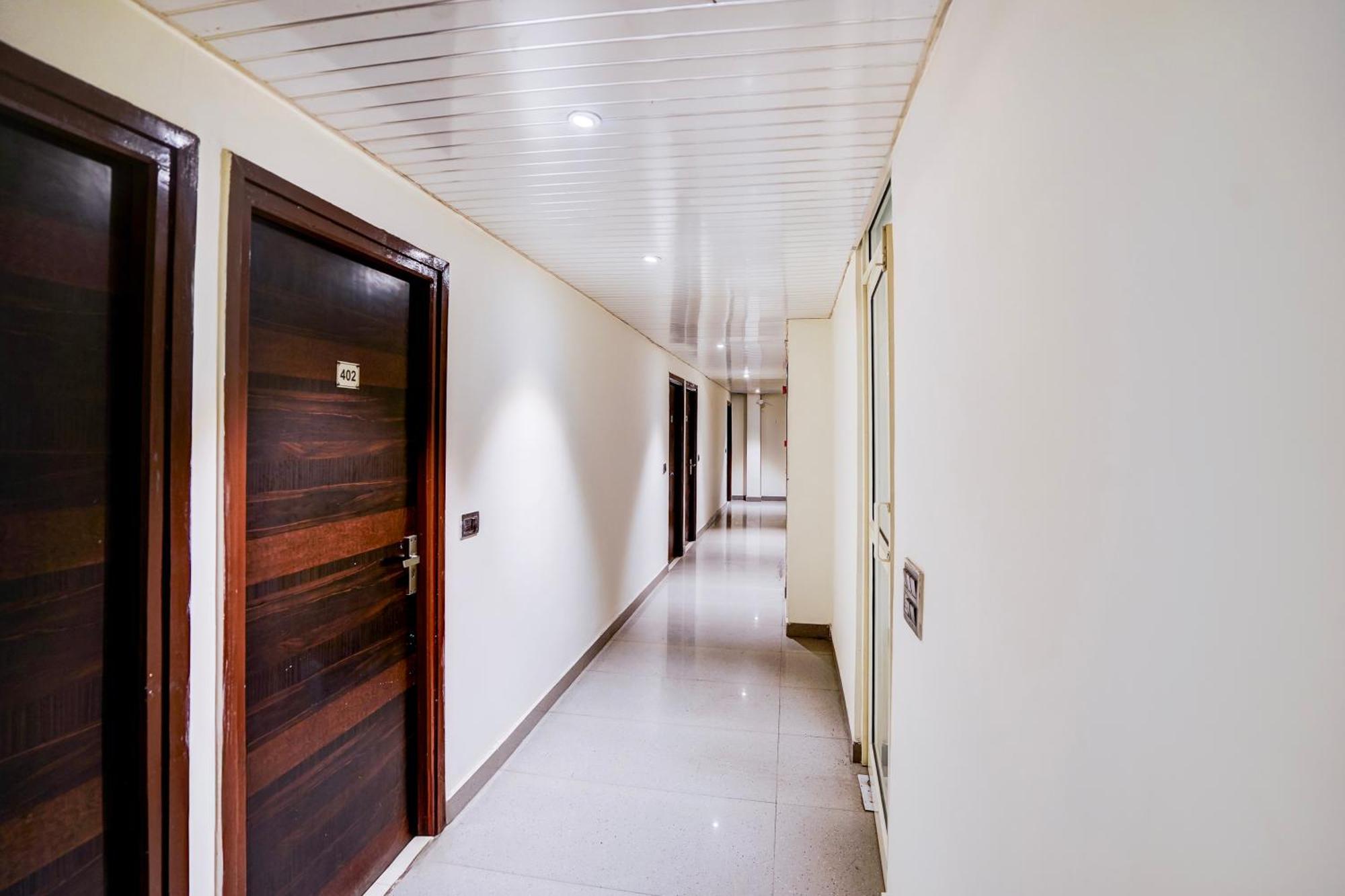 Kings Court Pitampura 3* New Delhi