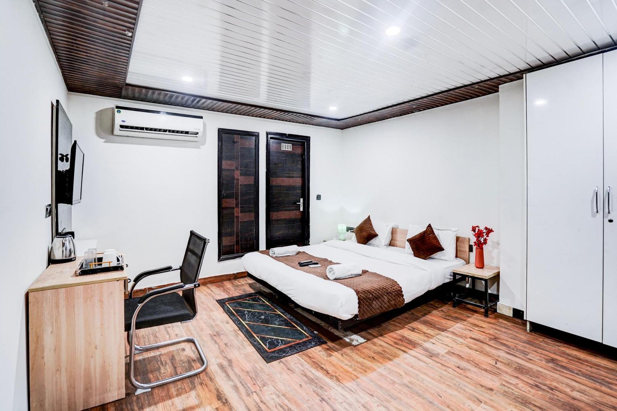 Kings Court Pitampura