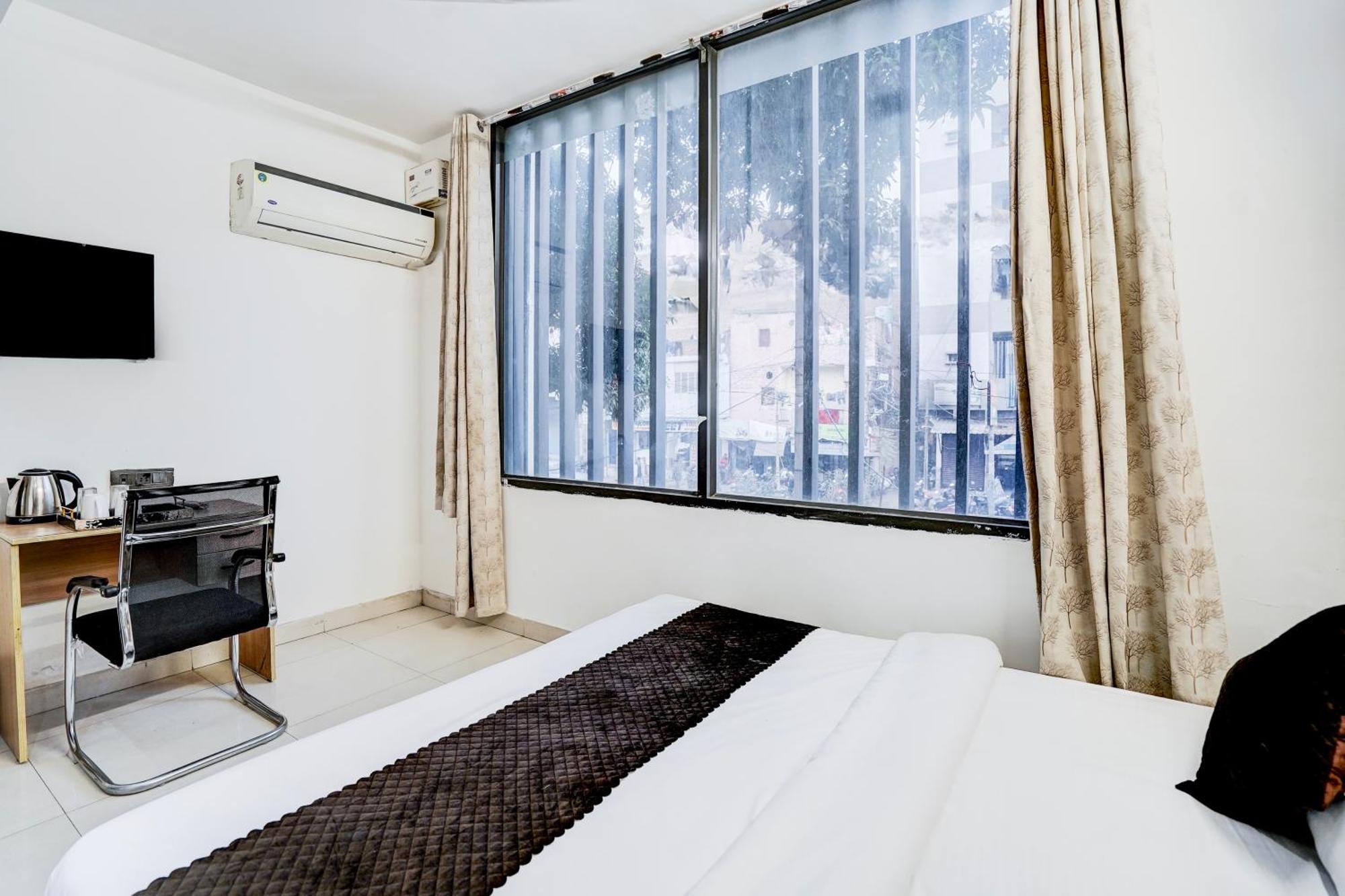 Kings Court Pitampura New Delhi