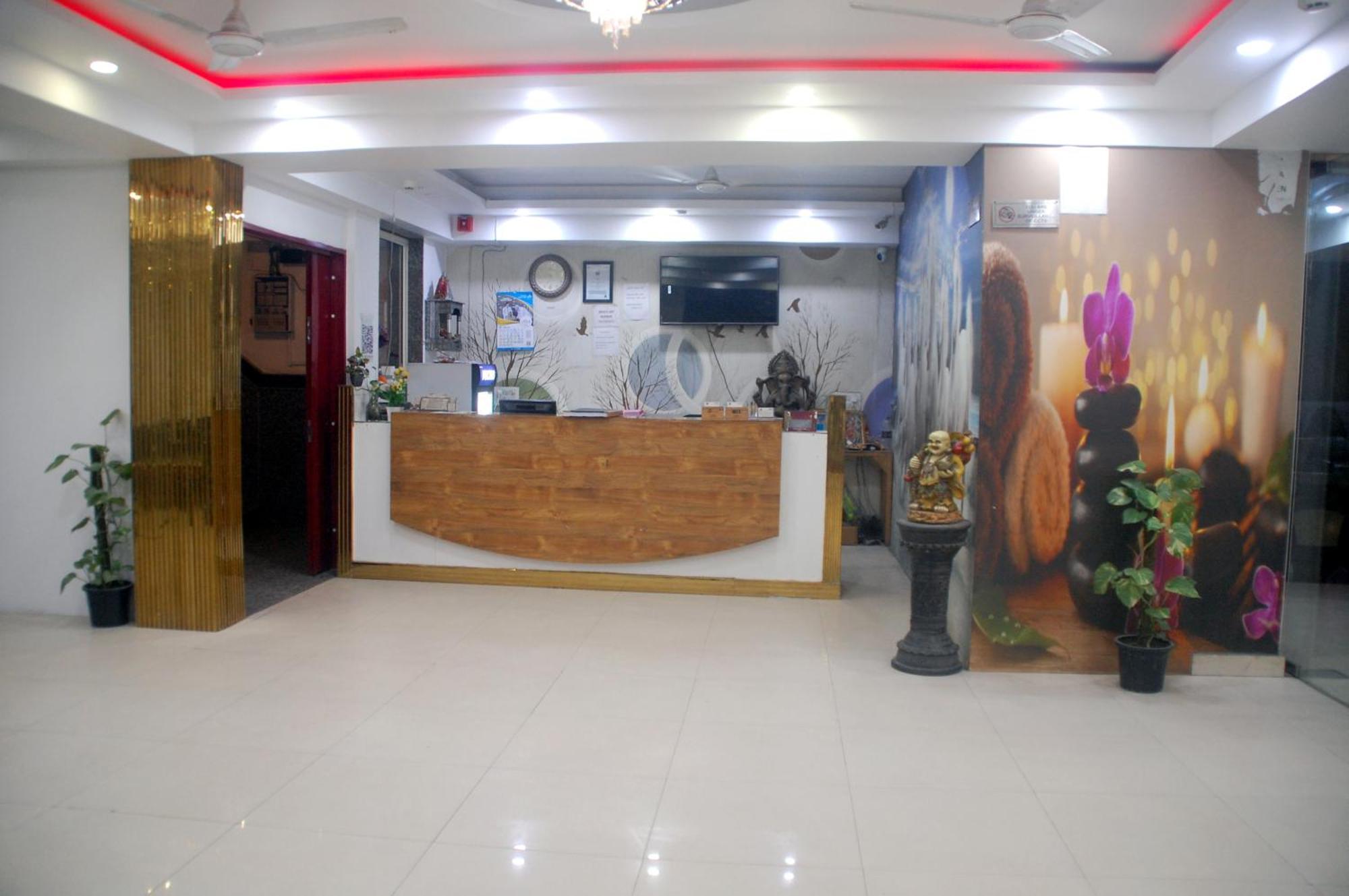 Hotel Mahal Deluxe With Free Drop At Delhi Airport 3*