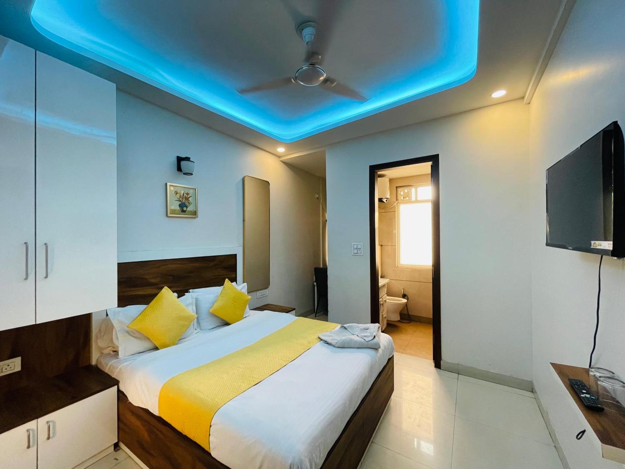 Hotel Embrace Luxury & Banquet 3*