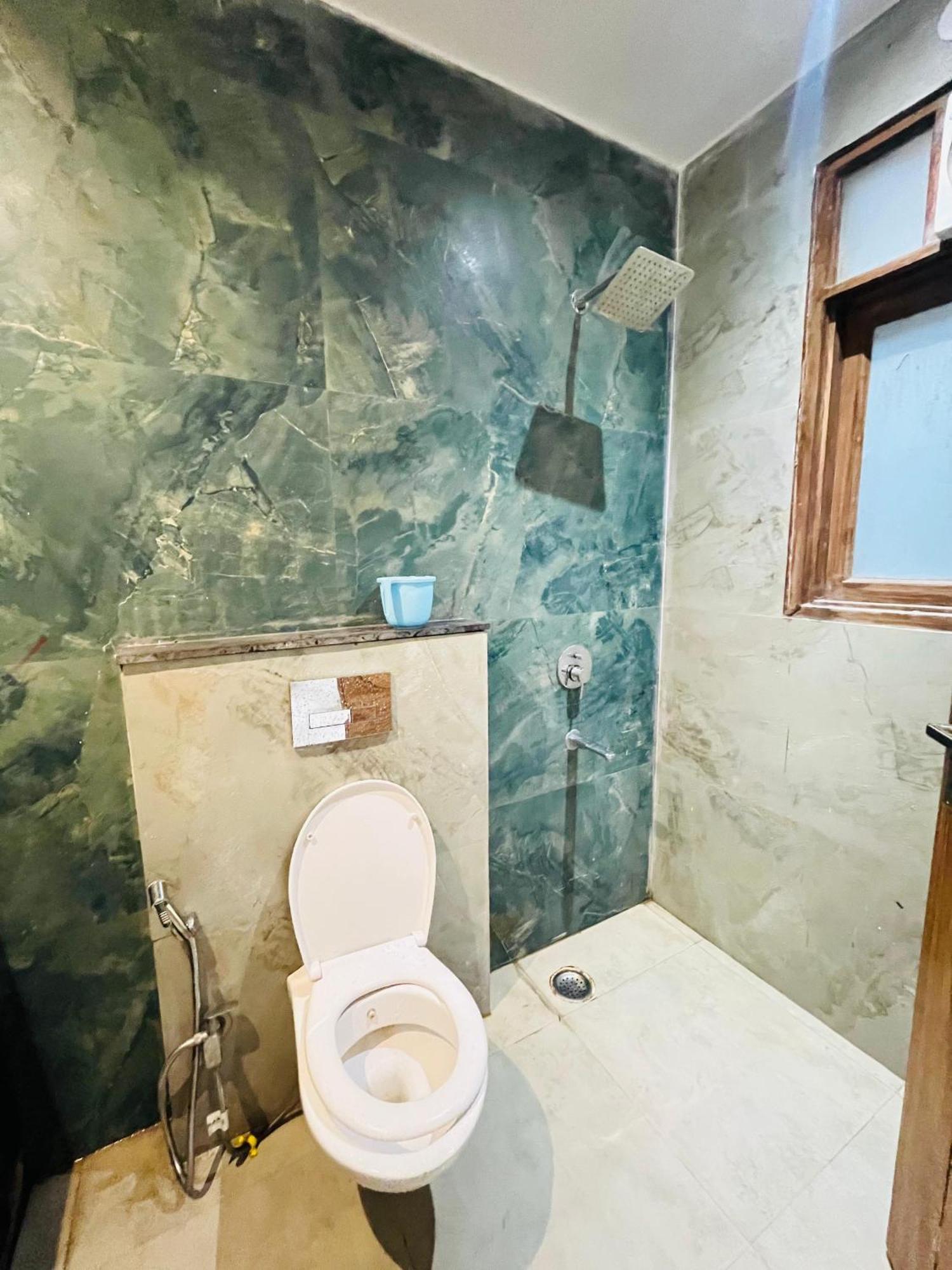 Seven Near Dlf Avenue Hotel 3*