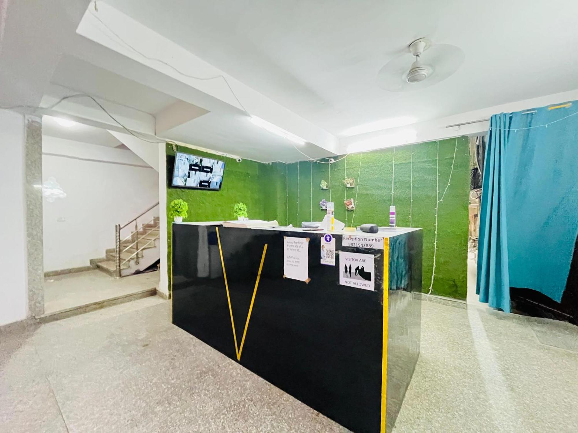 Seven Near Dlf Avenue 3*