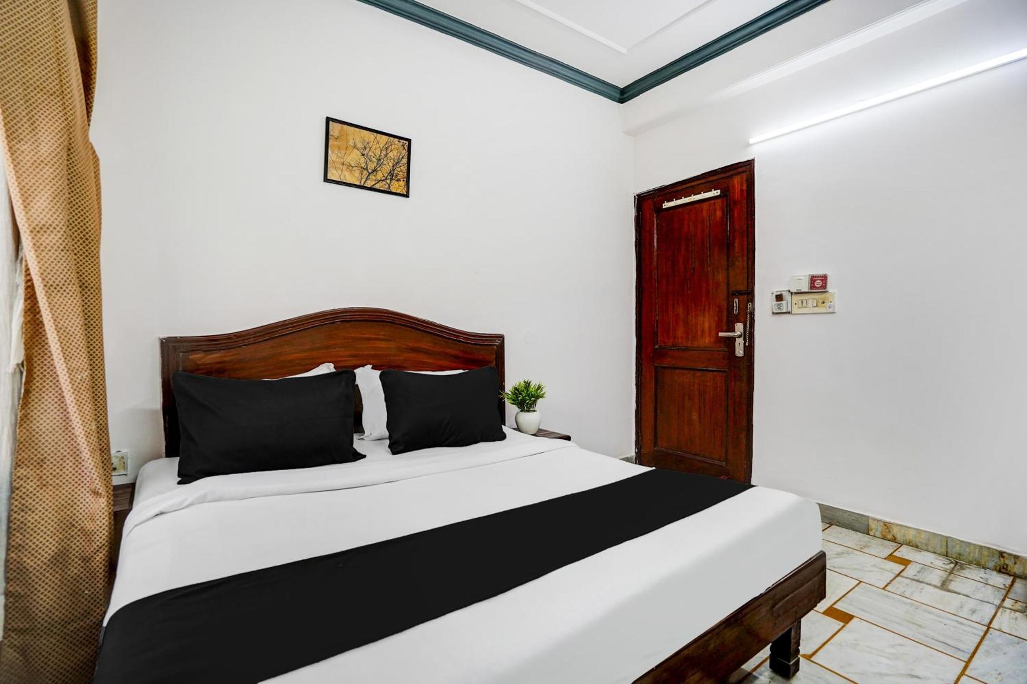 Hotel O Iconic Residency New Delhi