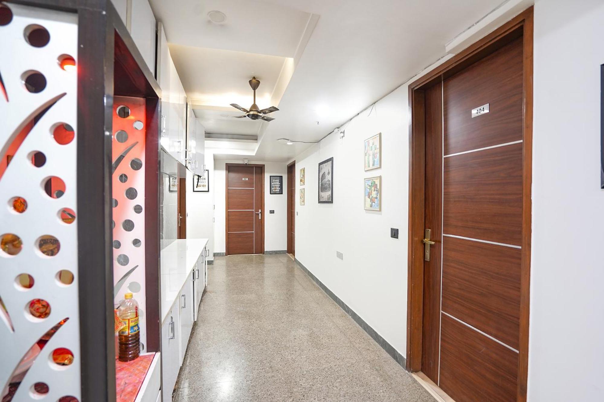 Hotel Fabhotel Golden Eye