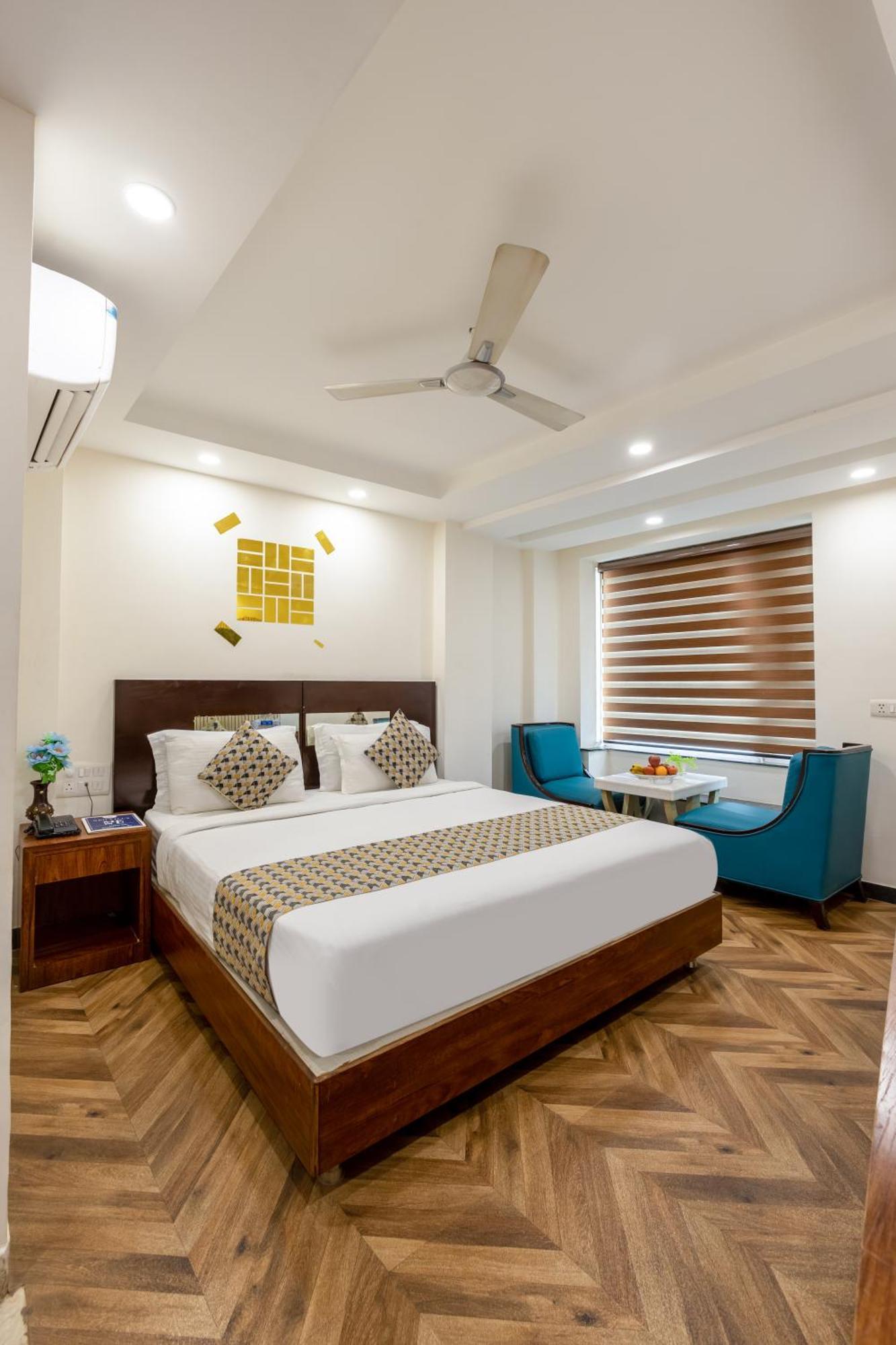 Hotel Neu Near Connaught Place & Railway Station 4*