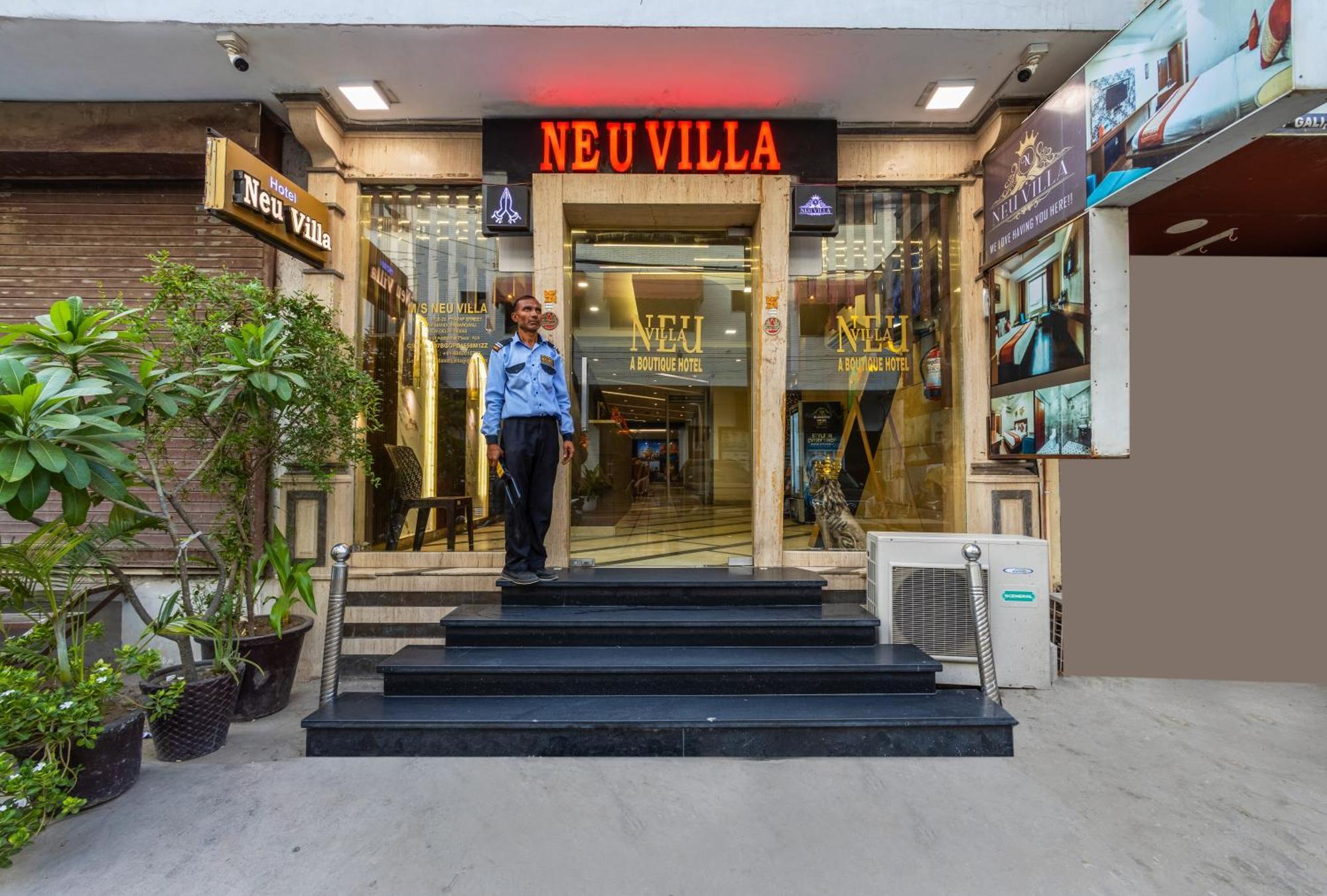 Neu Near Connaught Place & Railway Station Hotel 4*