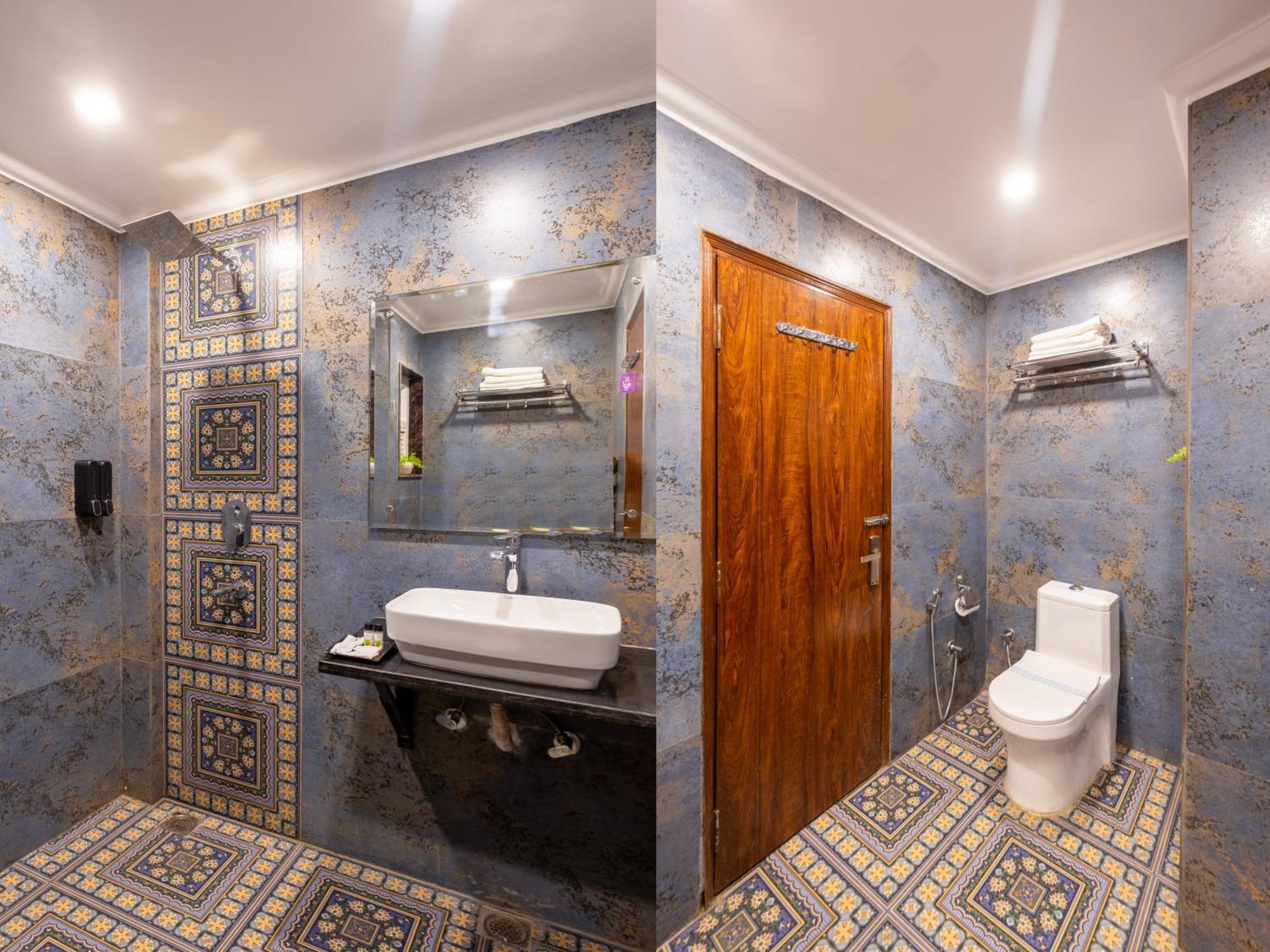 Hotel Neu Near Connaught Place & Railway Station New Delhi
