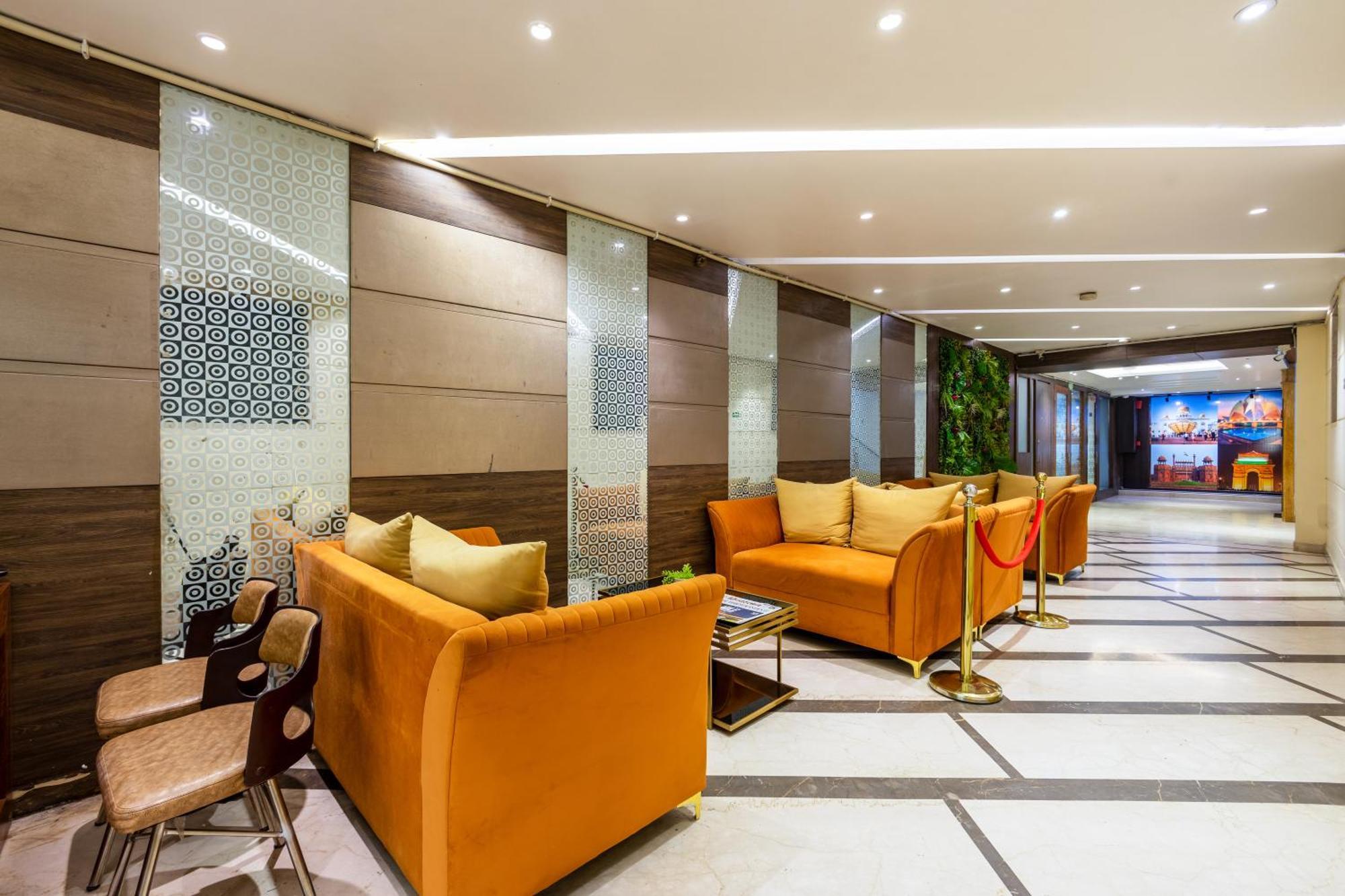 Neu Near Connaught Place & Railway Station 4*