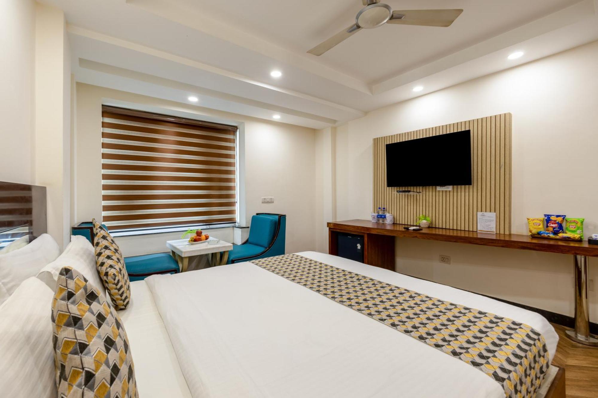 Neu Near Connaught Place & Railway Station Hotel