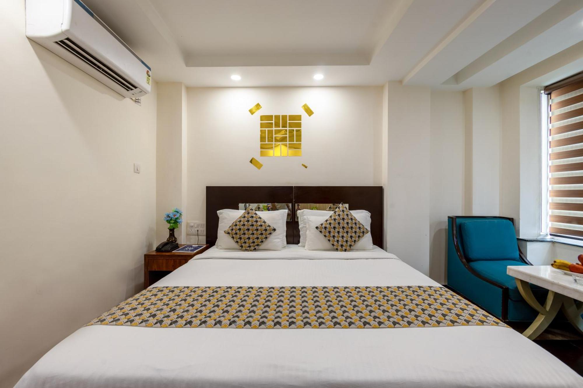 Neu Near Connaught Place & Railway Station 4*