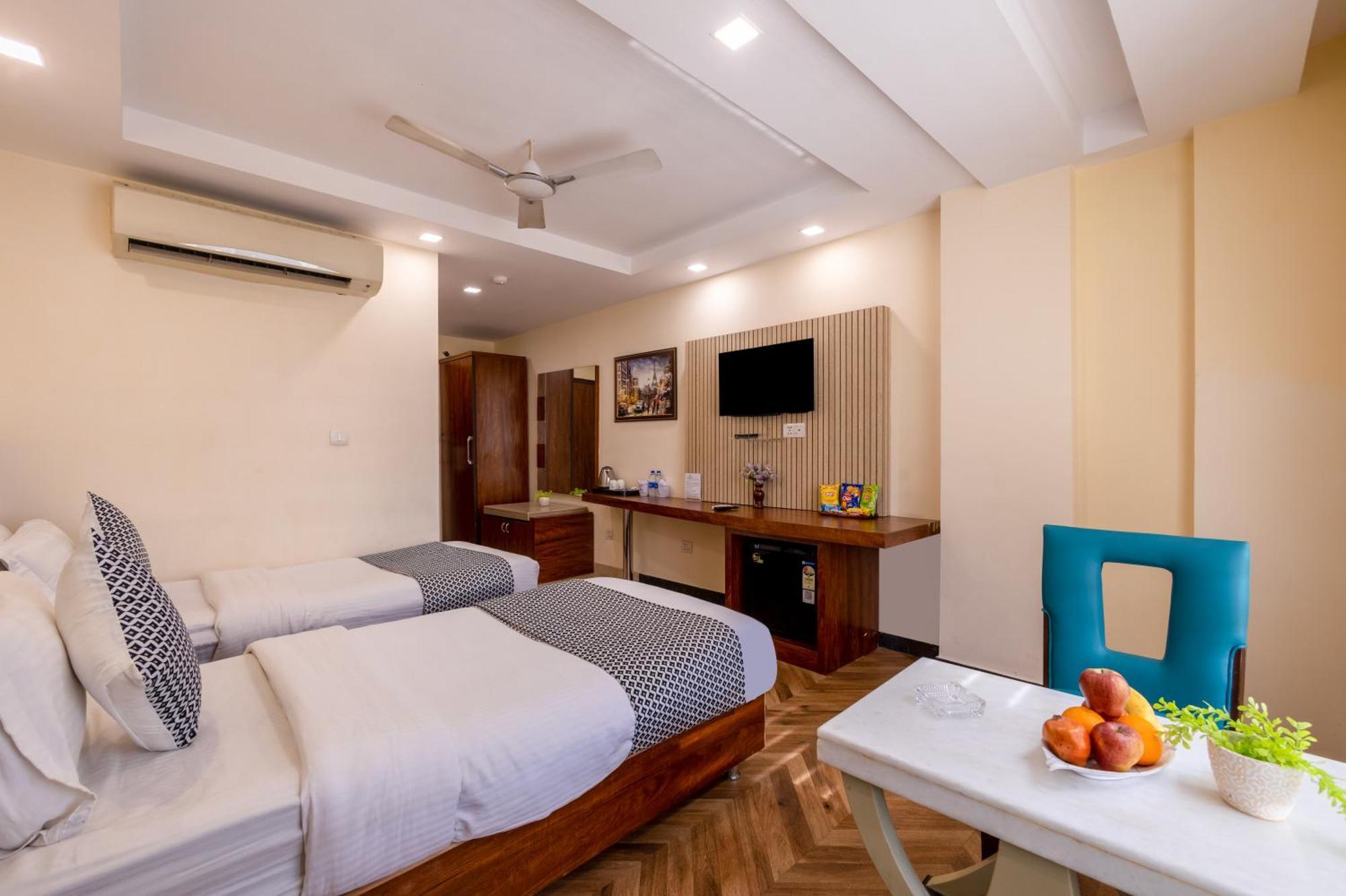 Hotel Neu Near Connaught Place & Railway Station