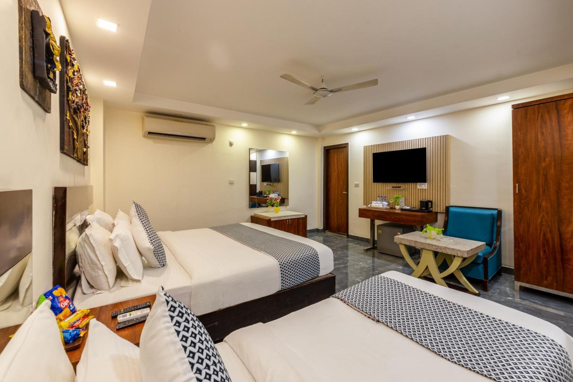 Neu Near Connaught Place & Railway Station Hotel 4*
