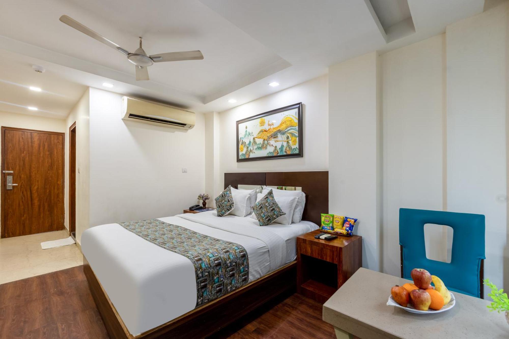 Hotel Neu Near Connaught Place & Railway Station New Delhi