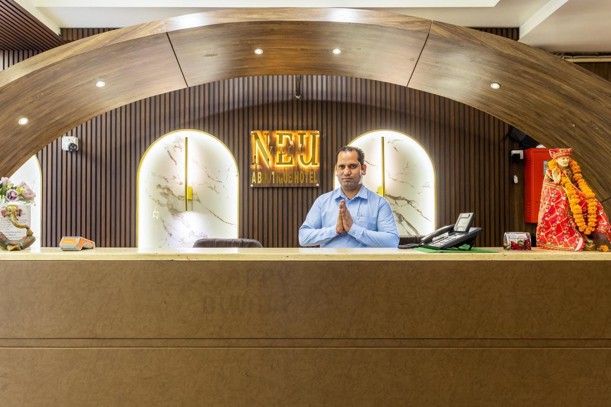 Neu Near Connaught Place & Railway Station New Delhi
