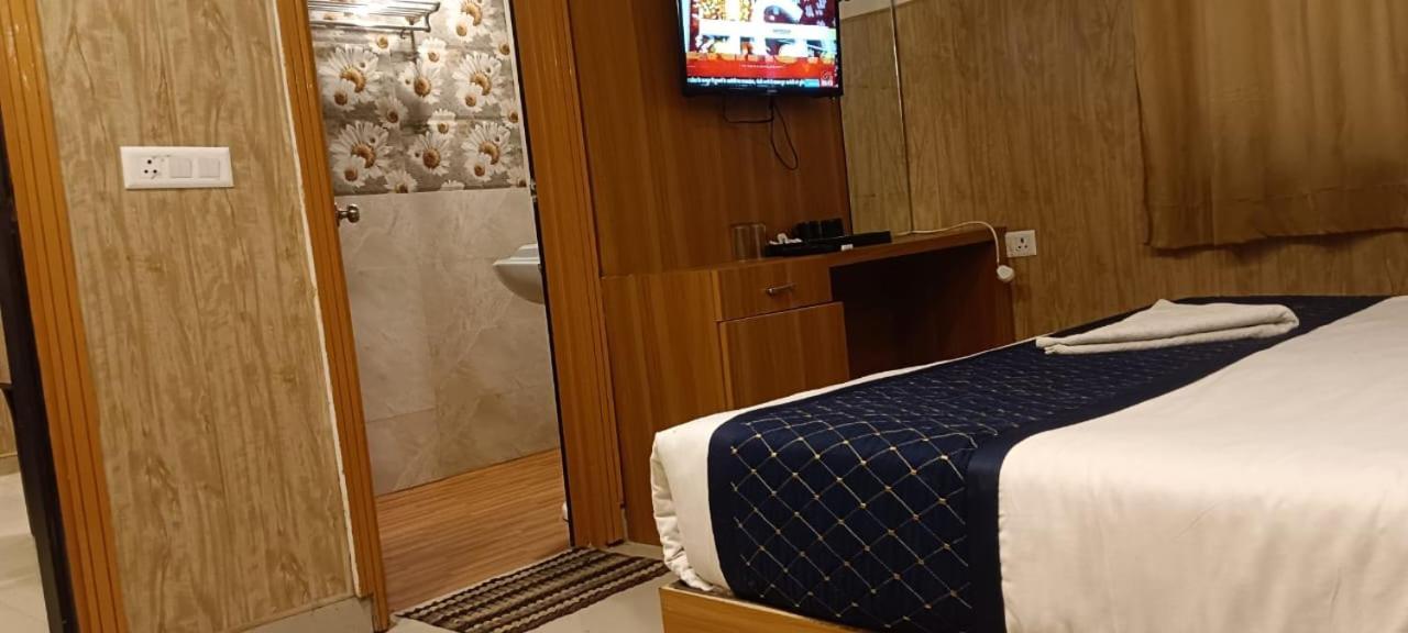 Hotel De Grand By Igi Airport New Delhi