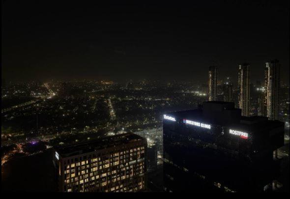 40th Floor River View Supernova Apartment