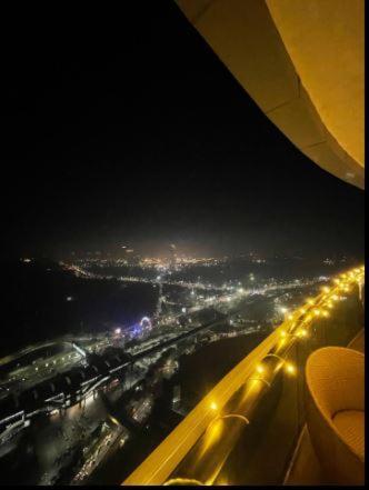 40th Floor River View Supernova * New Delhi
