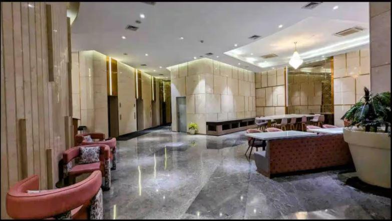 Apartment 40th Floor River View Supernova New Delhi