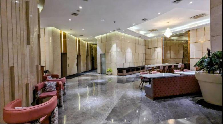 40th Floor River View Supernova Apartment New Delhi