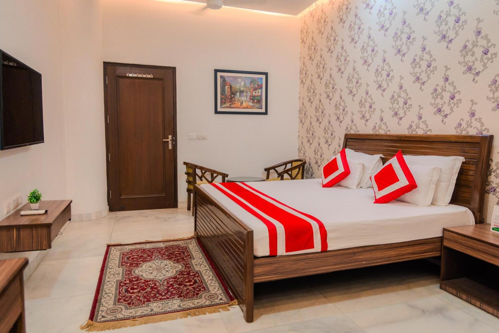 Peepal Tree Residency * New Delhi